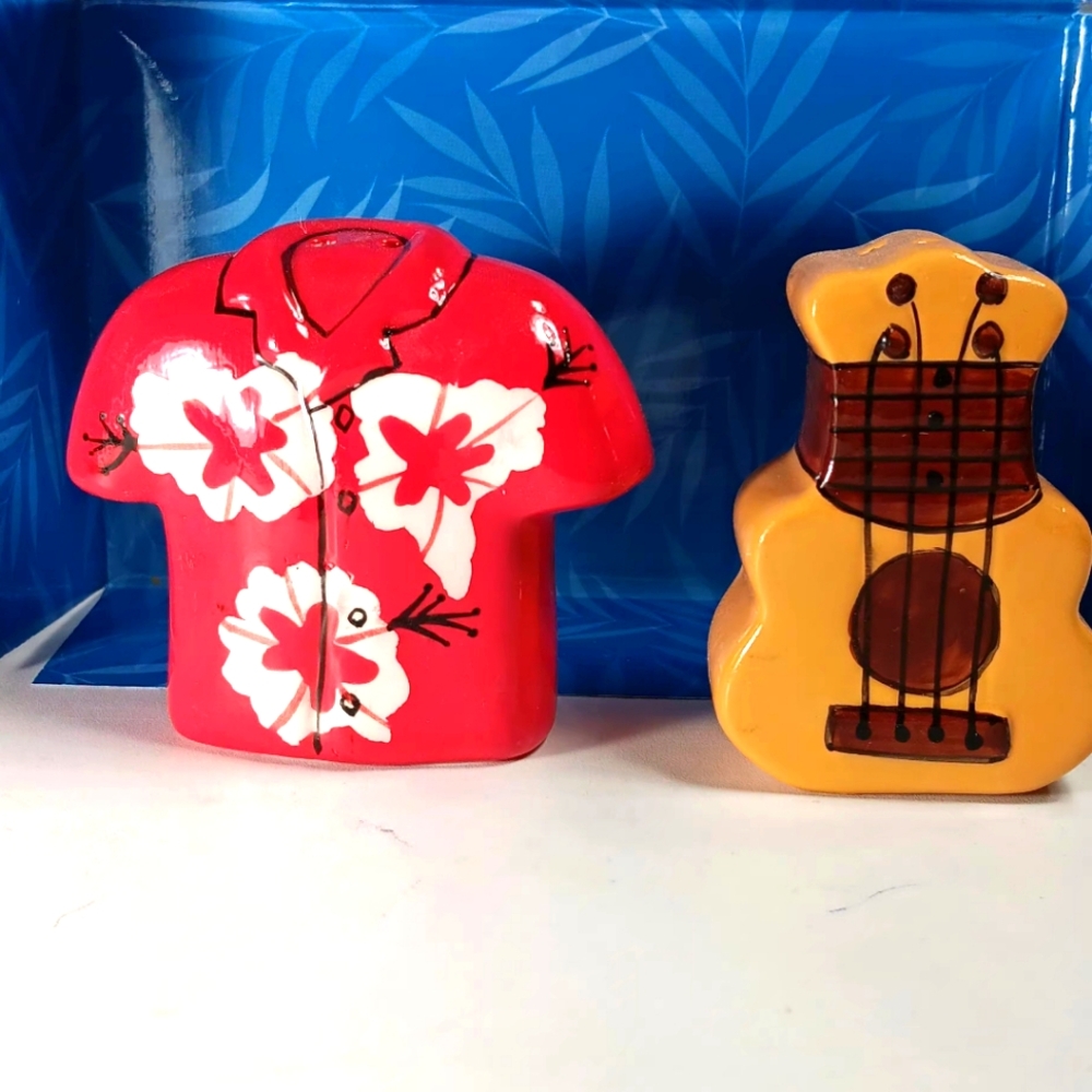 Hawaiian Salt and Pepper Shaker Set Collectible New in Box